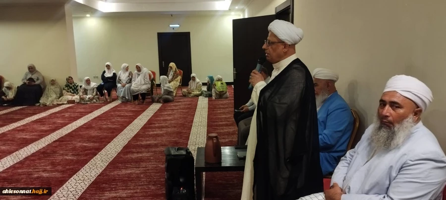 برگزاری اولین محفل انس با قرآن با حضور زائران کاروان مشترک (شیعه و اهل سنت) در مکه مکرمه 4