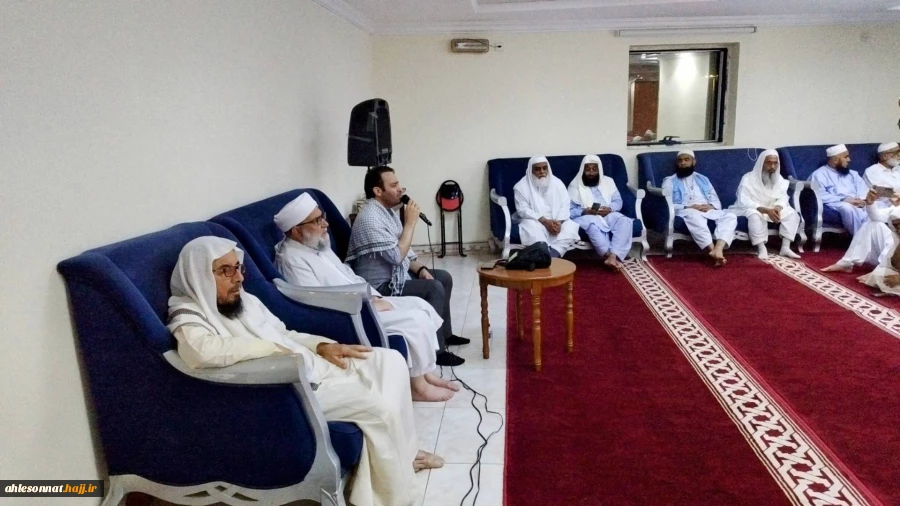 گزارش تصویری/

اولین محفل انس با قرآن با حضور زائران استان سیستان و بلوچستان هتل مکه کنکورد 5