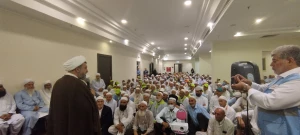 نمایش وحدت و همدلی اسلامی در سرزمین وحی؛ زائران شیعه و سنی ایران در کنار یکدیگر