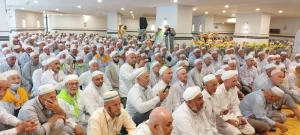 همدلی زائران اهل سنت گلستان با مردم مظلوم غزه در جوار بیت‌الله‌الحرام