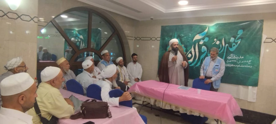 گزارش تصویری/

محفل انس با قرآن در مدینه با حضور زائران استان گلستان 3