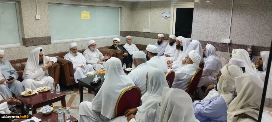 نشست‌های تخصصی شورای افتاء با خادمان فرهنگی اهل سنت در مکه برگزار شد 3